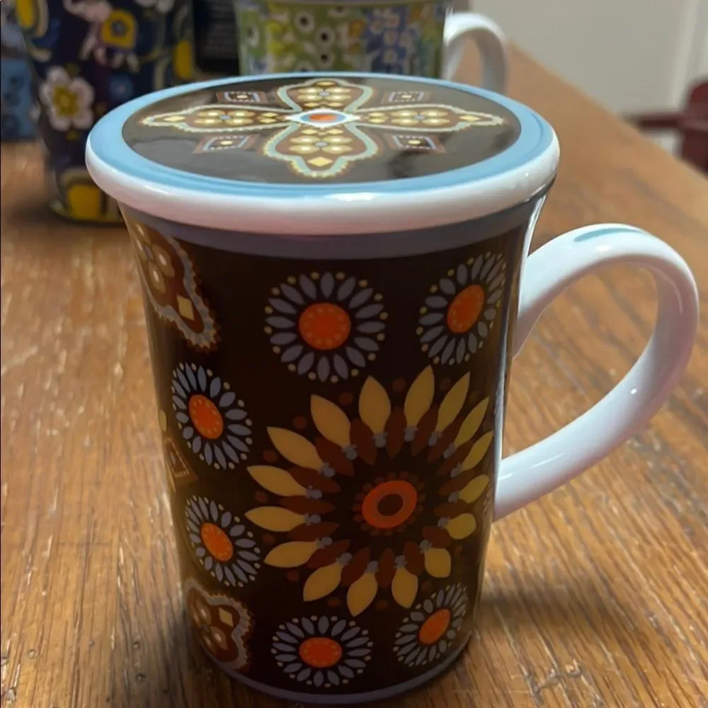 Vera Bradley mug with lid